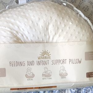 WonderLuxe Cream Feeding and Infant Support Pillow 0-12 Months